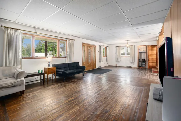 $210,000 | 110 South 2nd Street, Lawrence, MI 49064