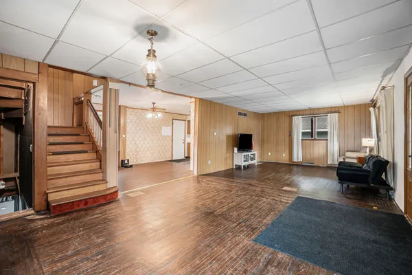 $210,000 | 110 South 2nd Street, Lawrence, MI 49064