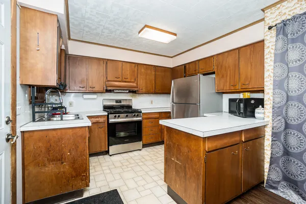 $210,000 | 110 South 2nd Street, Lawrence, MI 49064