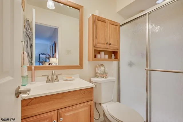 $399,999 | 806 Robin Road, Hillsborough, NJ 08844