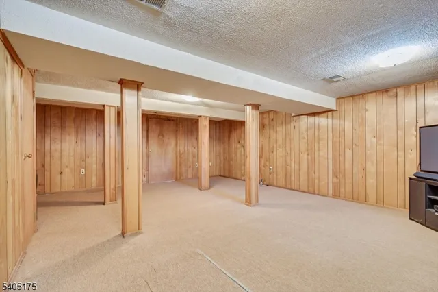 $399,999 | 806 Robin Road, Hillsborough, NJ 08844