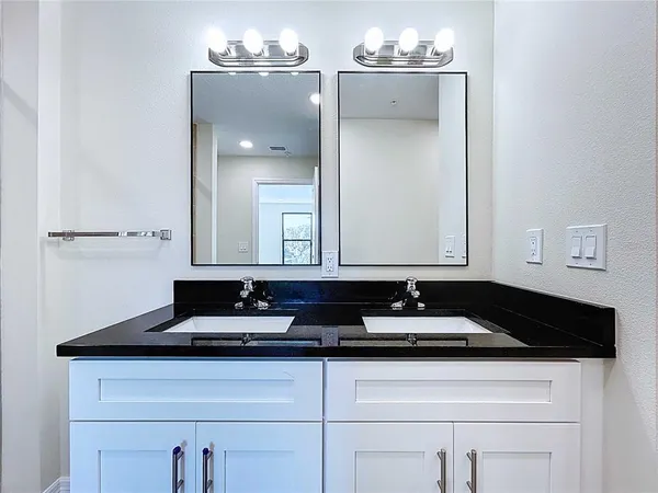 $325,000 | 4370 Cambio Gdns Court, Tampa, FL 33610