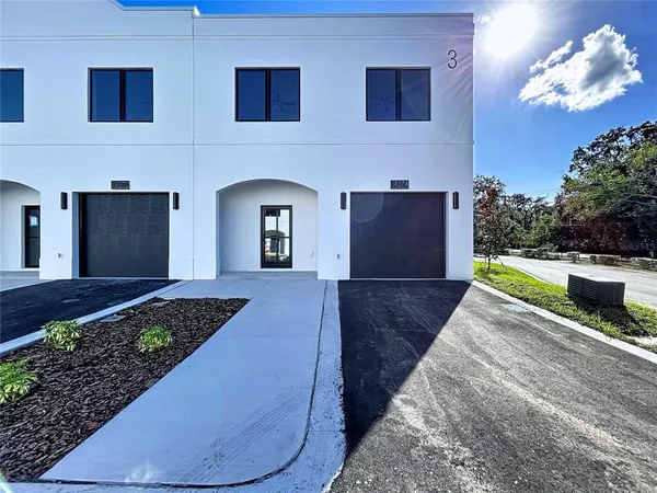 $325,000 | 4370 Cambio Gdns Court, Tampa, FL 33610