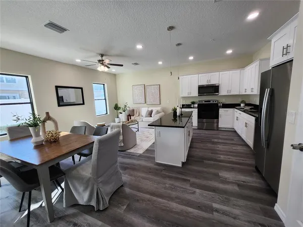 $325,000 | 4370 Cambio Gdns Court, Tampa, FL 33610