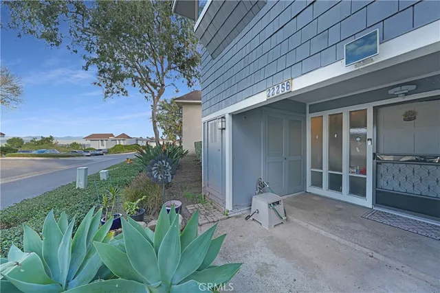 $669,999 | 22256 Caminito Mescalero, Laguna Hills, CA 92653