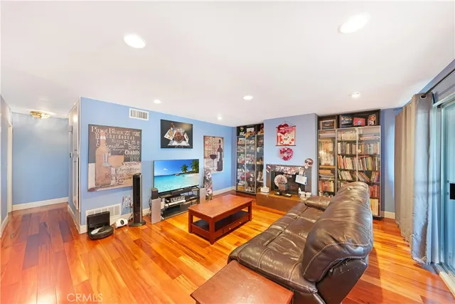 $669,999 | 22256 Caminito Mescalero, Laguna Hills, CA 92653