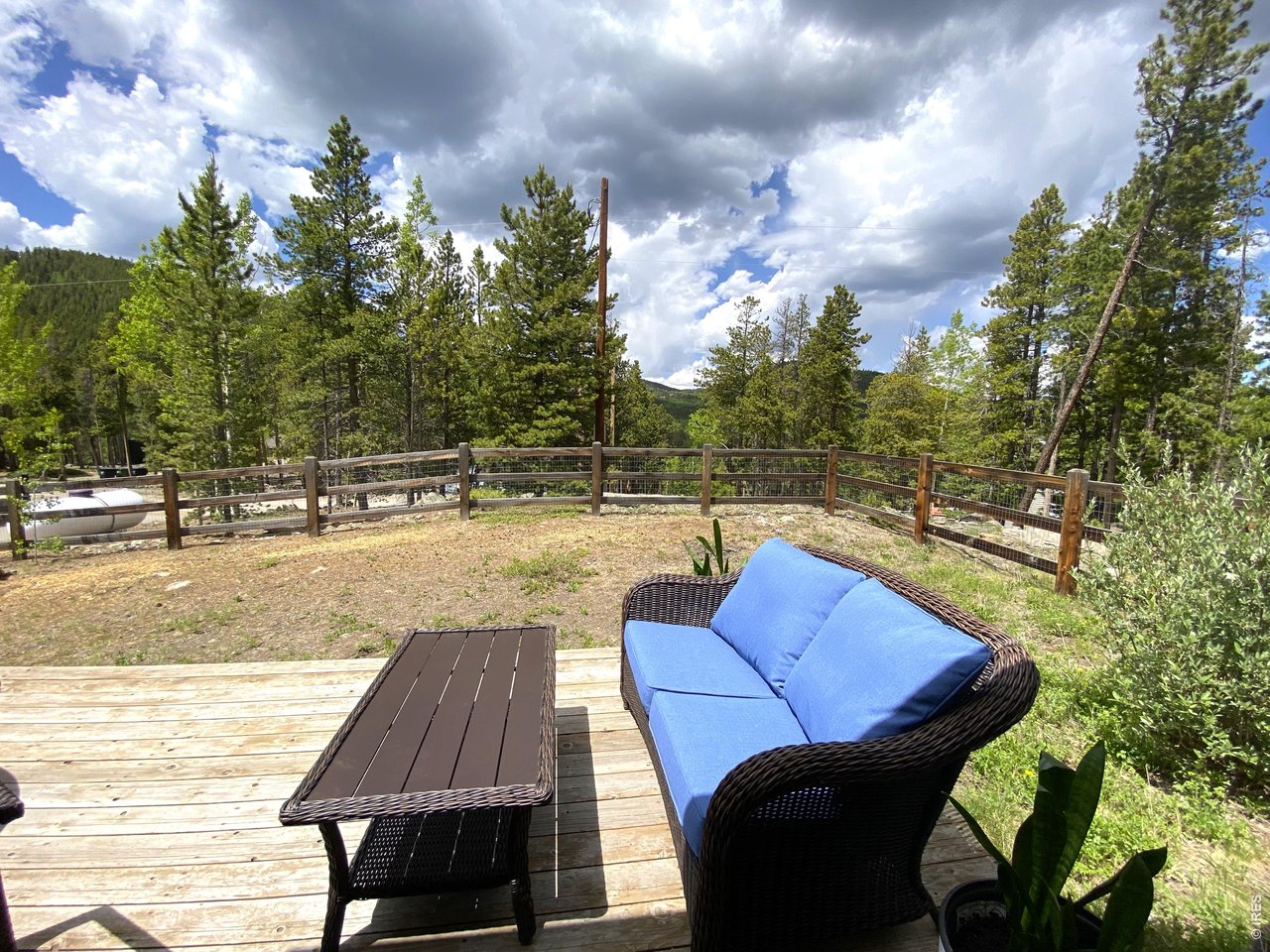 28 Valley View Lane Evergreen, CO 80439 - Photo 31 of 37 a view of sitting area with furniture