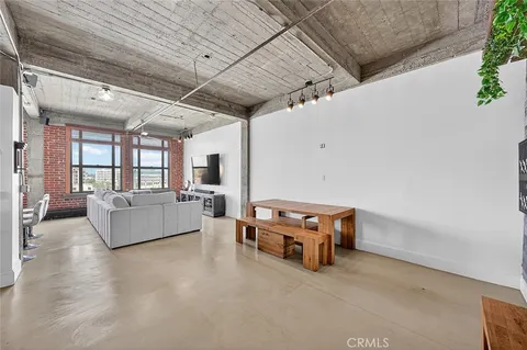 $649,900 | 100 West 5th Street, Unit 7E, Long Beach, CA 90802