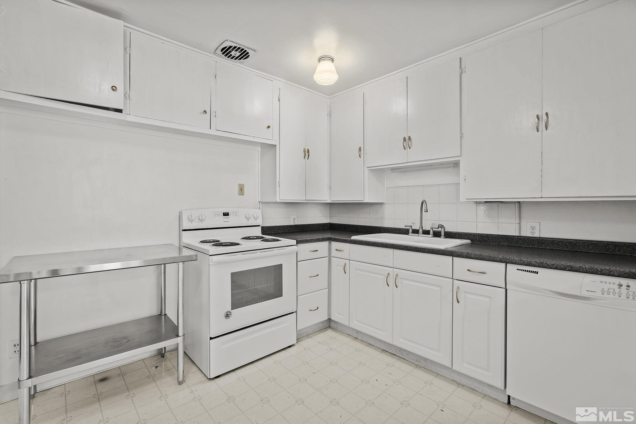 315 Bartlett Street Reno, NV 89512 - Photo 6 of 18 Photo 6