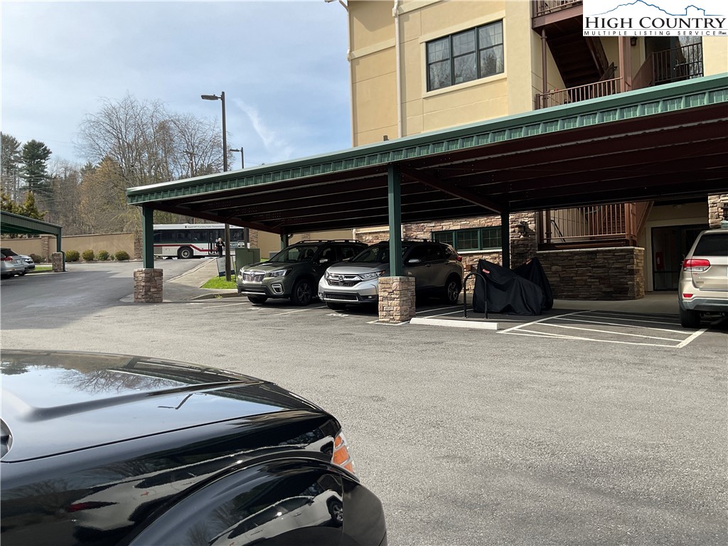 155 Gateway Drive, Unit 402 Boone, NC 28607 - Photo 4 of 29