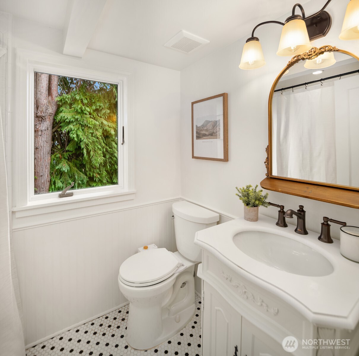 3435 Walnut Avenue Southwest Seattle, WA 98116 - Photo 24 of 36 Gallery Image 24