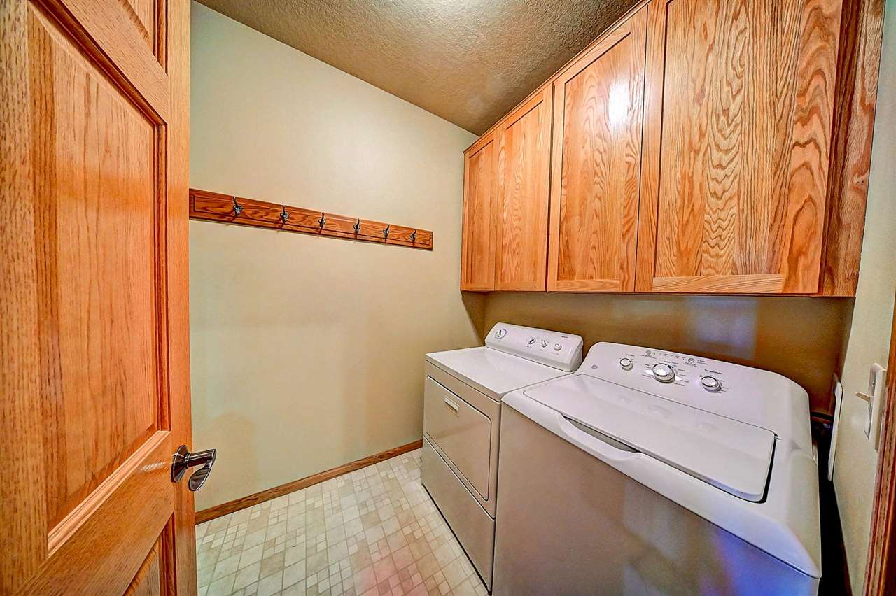 1290 Elder Ridge Road West Liberty, IA 52776 - Photo 6 of 45 Gallery Image 6