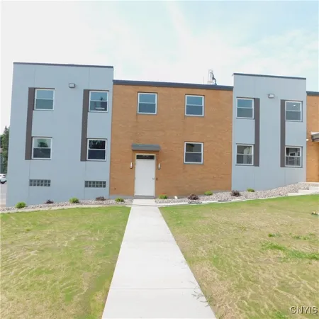 $1,300 | 413 South Main Street, Clay, NY 13212