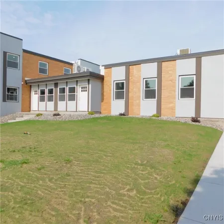 $1,300 | 413 South Main Street, Clay, NY 13212