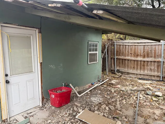 a view of a livingroom with chair
