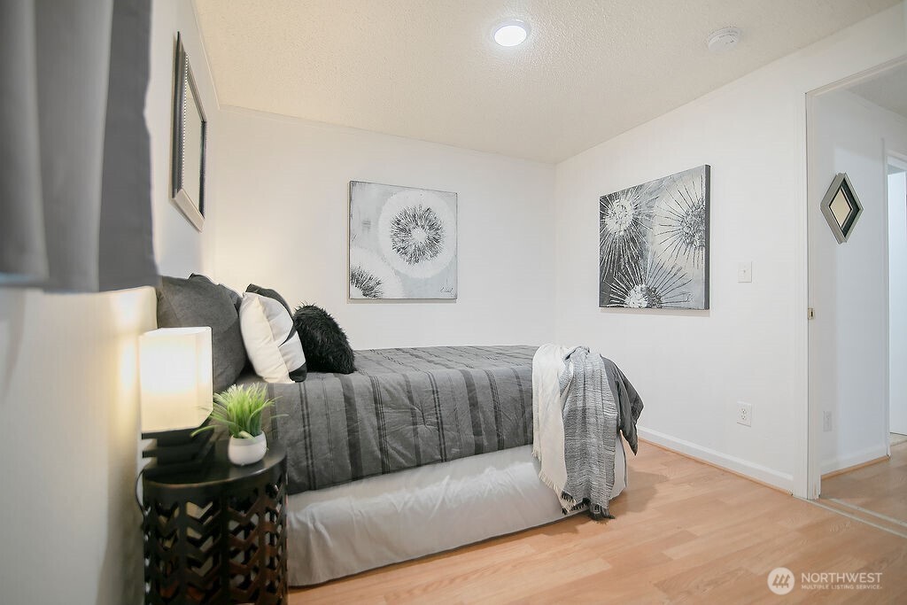 1925 28th Avenue Longview, WA 98632 - Photo 27 of 37 a living room with furniture and a couch