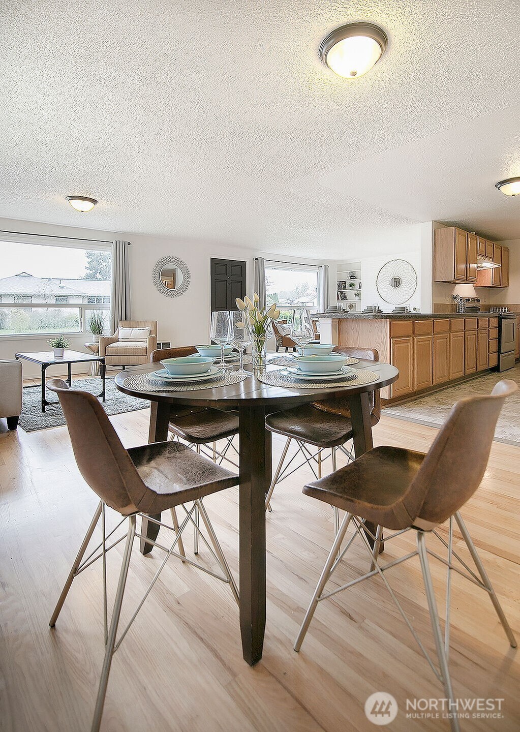 1925 28th Avenue Longview, WA 98632 - Photo 10 of 37 a view of a dining room with tables and chairs