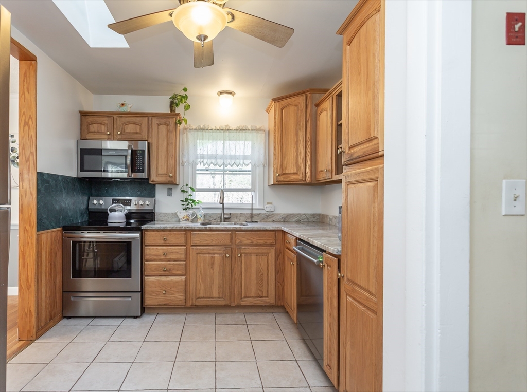 2 Meadowbrook Road Raynham, MA 02767 - Photo 11 of 28