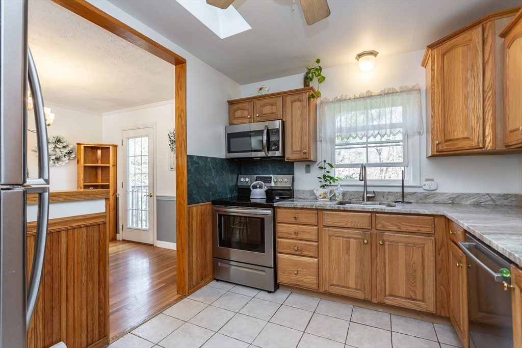 2 Meadowbrook Road Raynham, MA 02767 - Photo 10 of 28