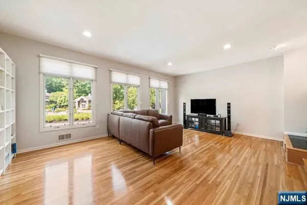 $5,300 | 74 Lakeview Drive, Old Tappan, NJ 07675
