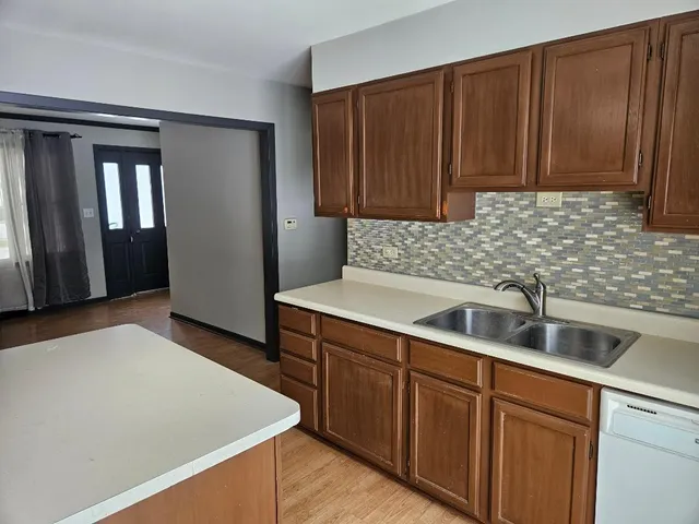 $250,000 | 2503 North Freedom Drive, McHenry, IL 60050