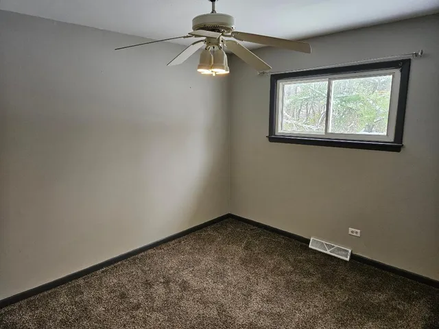 $250,000 | 2503 North Freedom Drive, McHenry, IL 60050