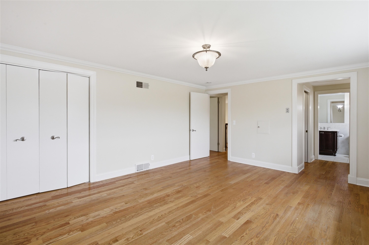 653 Perrien Place Grosse Pointe, MI 48236 - Photo 35 of 54