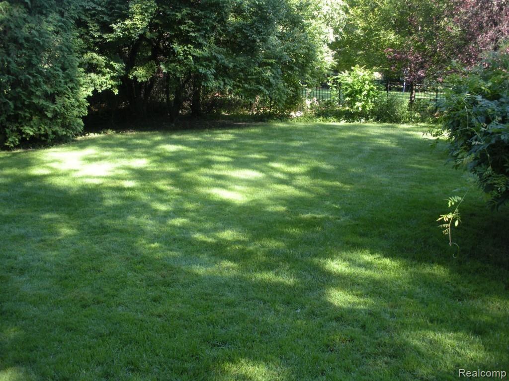 705 Westchester Road Grosse Pointe, MI 48230 - Photo 31 of 31 DSCN8964.jpg