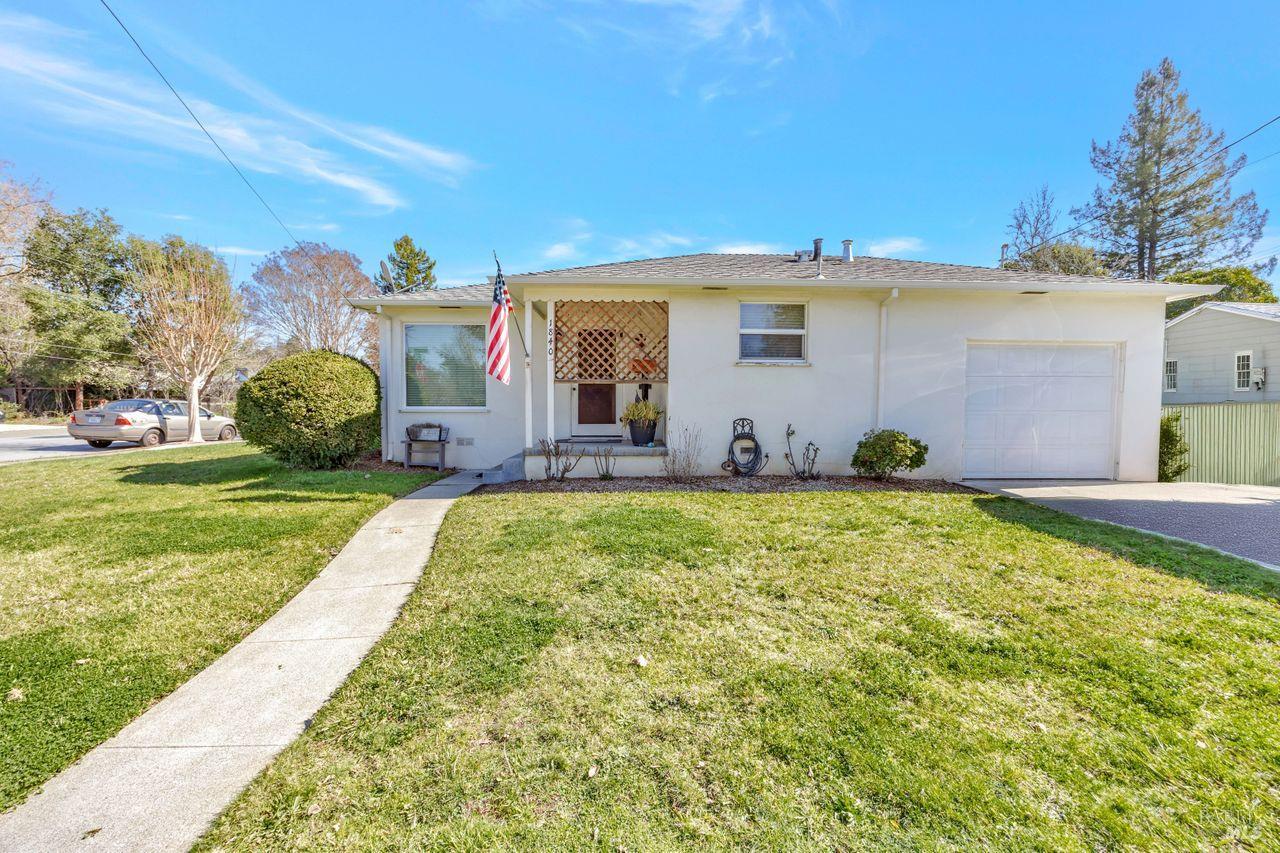 1840 Beaver Street Santa Rosa, CA 95404 - Photo 1 of 1 a front view of a house with garden