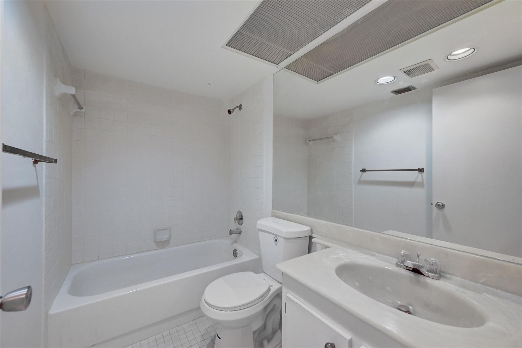 1702 Andros Isle, Unit H2 Coconut Creek, FL 33066 - Photo 10 of 41 Photo 10