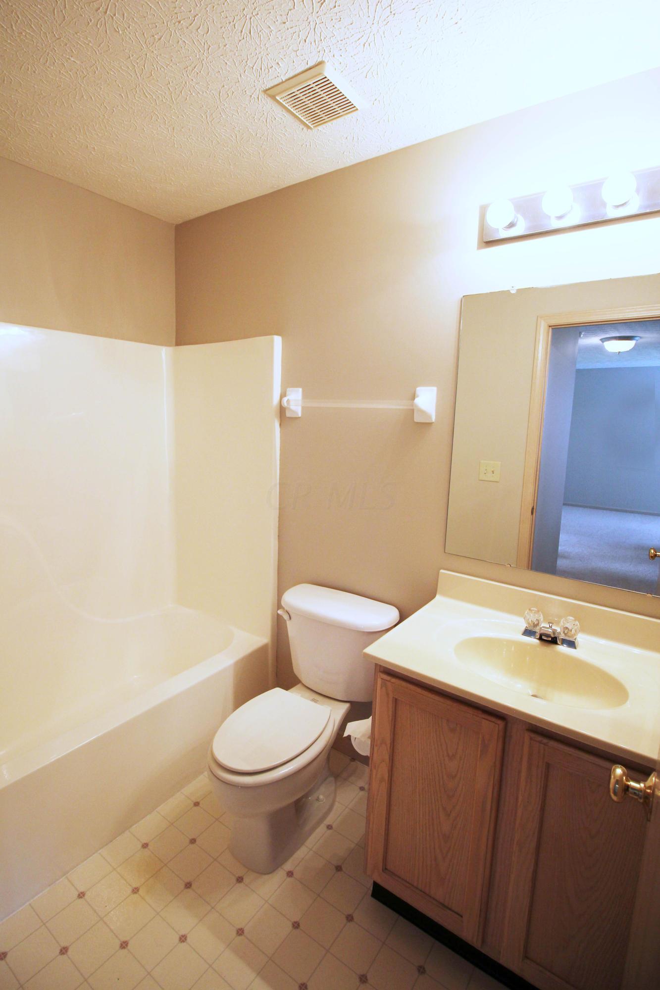 1993 Waymont Road Columbus, OH 43229 - Photo 23 of 26 Gallery Image 23