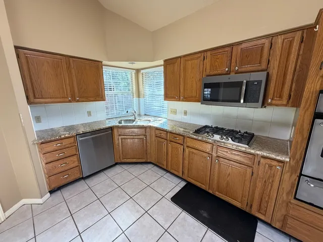 $2,595 | 5913 Shanghai Pierce Road, Austin, TX 78749