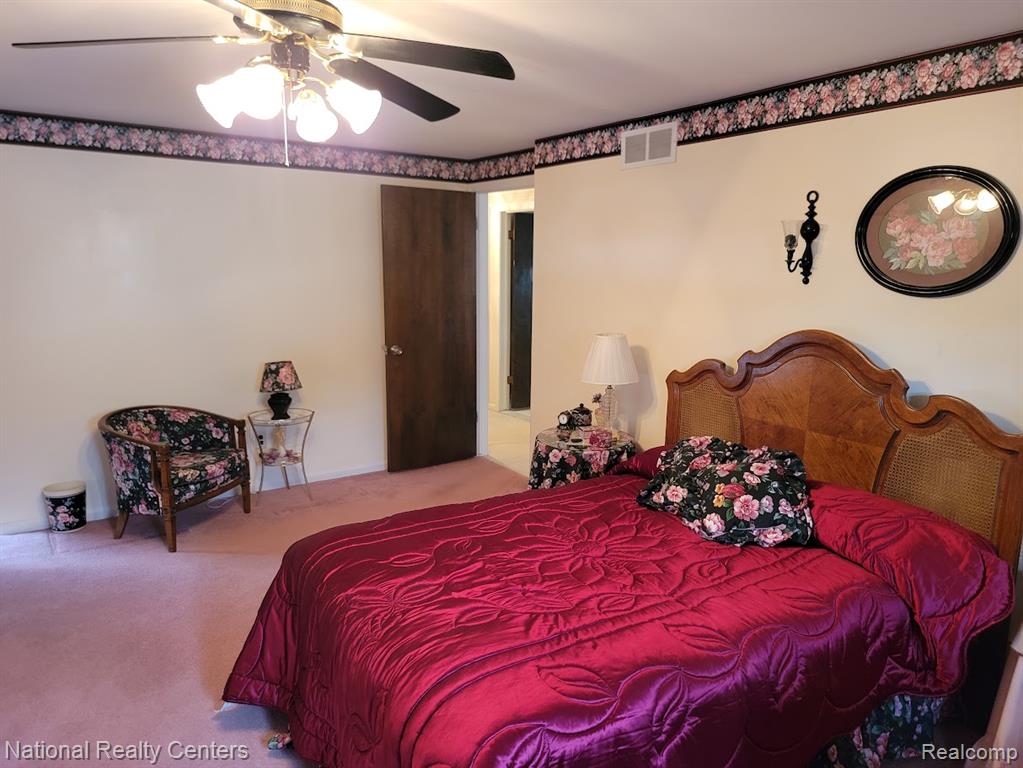25630 Branchaster Road Farmington Hills, MI 48336 - Photo 27 of 48