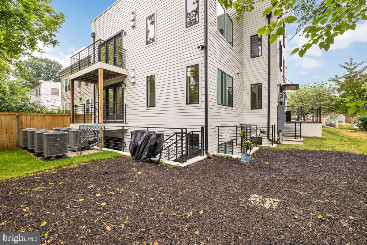 2216 40th Place Northwest, Unit 2 Washington, DC 20007 - Photo 27 of 28