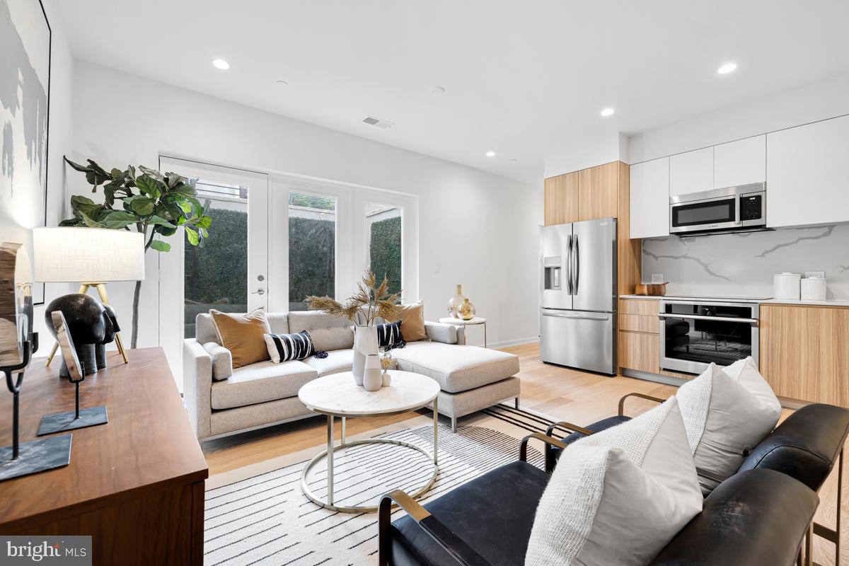 2216 40th Place Northwest, Unit 2 Washington, DC 20007 - Photo 3 of 28