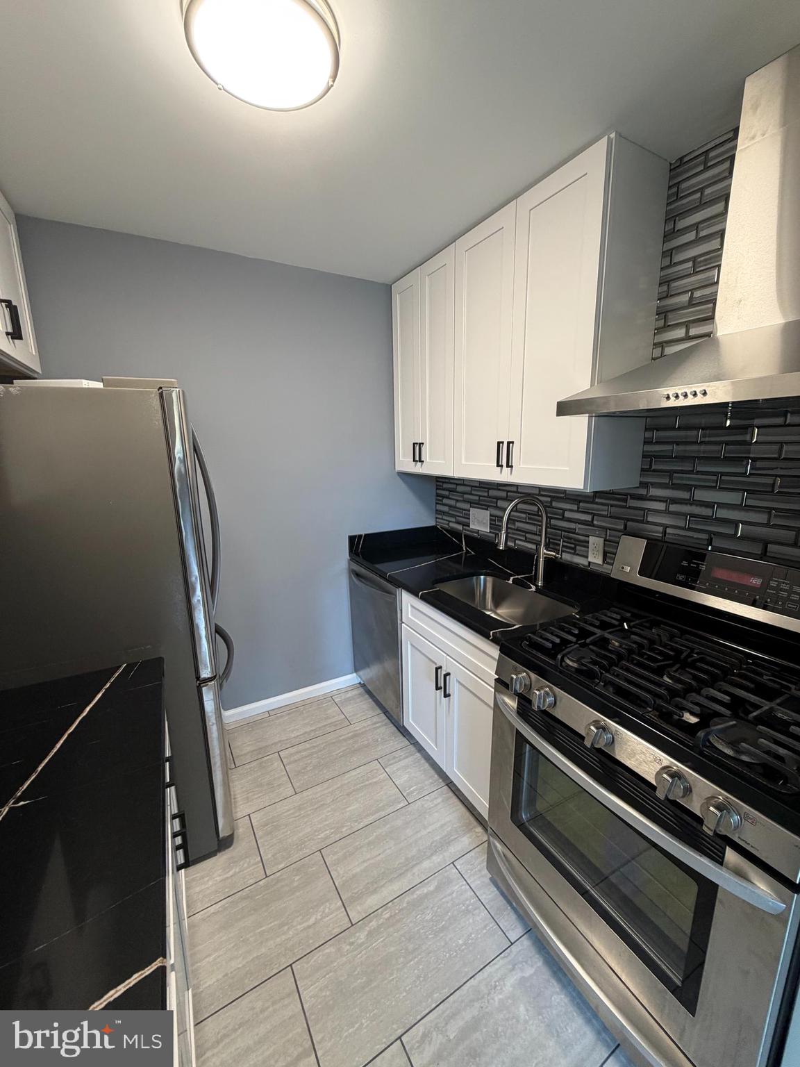 2754 Hollywood Road, Unit 202 Falls Church, VA 22043 - Photo 8 of 22