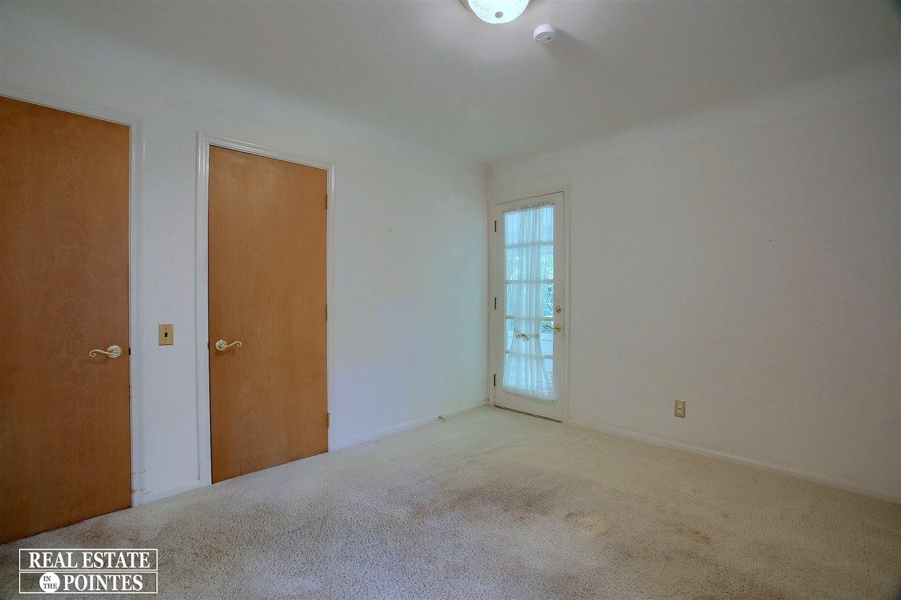 1680 Oxford Road Grosse Pointe Woods, MI 48236 - Photo 17 of 30