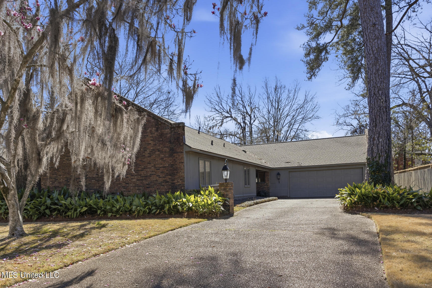 18 Moss Forest Circle Jackson, MS 39211 - Photo 1 of 31 18 Moss Forest Cir-1