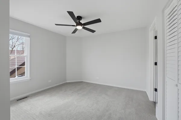 $2,500 | 1941 Quaker Hollow Lane, Unit 1941, Streamwood, IL 60107