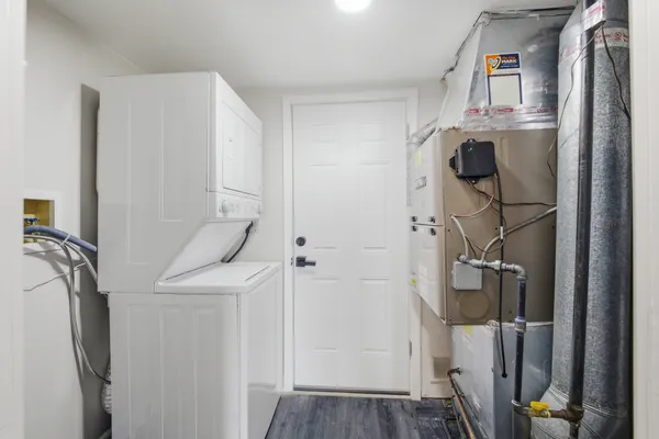 $2,500 | 1941 Quaker Hollow Lane, Unit 1941, Streamwood, IL 60107