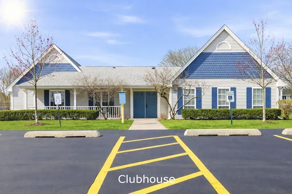 $2,500 | 1941 Quaker Hollow Lane, Unit 1941, Streamwood, IL 60107