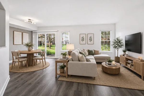 $2,500 | 1941 Quaker Hollow Lane, Unit 1941, Streamwood, IL 60107