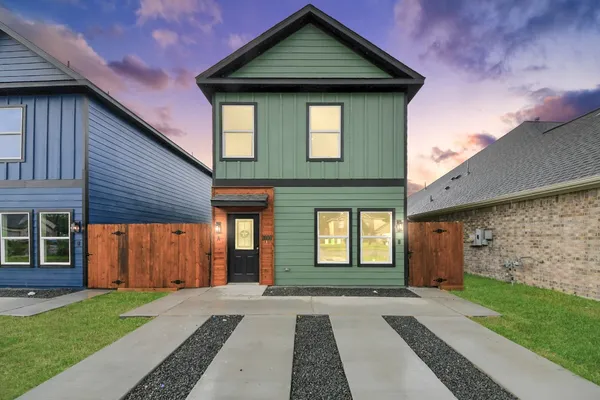 $2,450 | 3808 Hiford Drive, Unit B, Houston, TX 77047