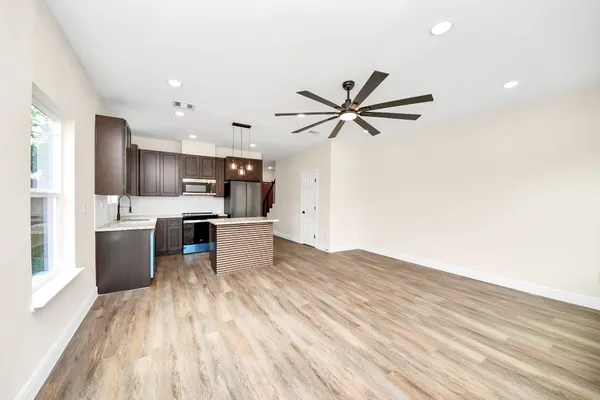 $2,450 | 3808 Hiford Drive, Unit B, Houston, TX 77047