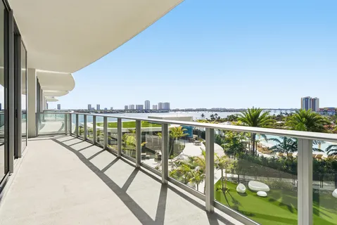 $7,000 | 220 Lake Shore Drive, Unit 815, Lake Park, FL 33403