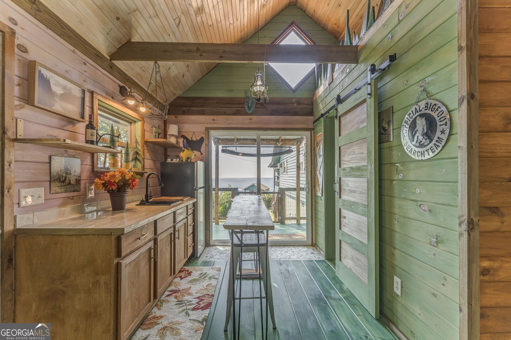 7896 Old State Road Menlo, GA 30731 - Photo 52 of 79 a view of a hallway with wooden floor