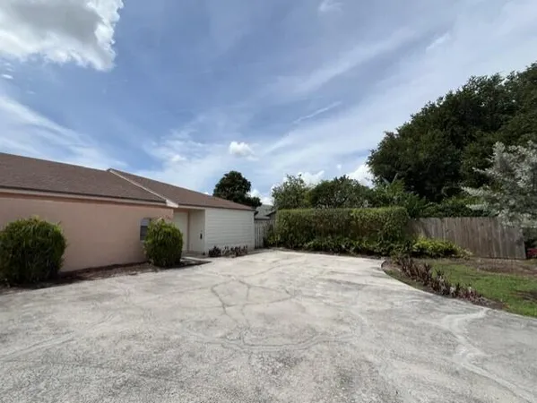 $2,500 | 1307 Hempstead Street, Wellington, FL 33414