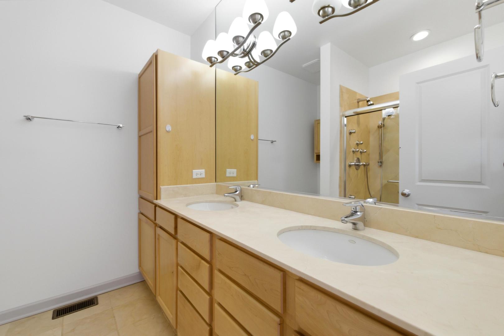 16 South Aberdeen Street Chicago, IL 60607 - Photo 20 of 37