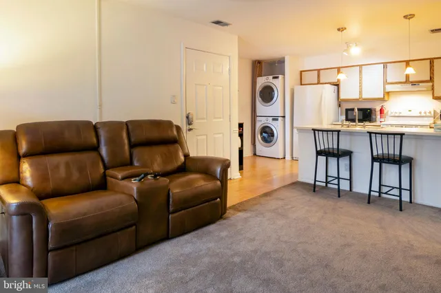 $225,000 | 451 Durham Court, West Deptford, NJ 08051