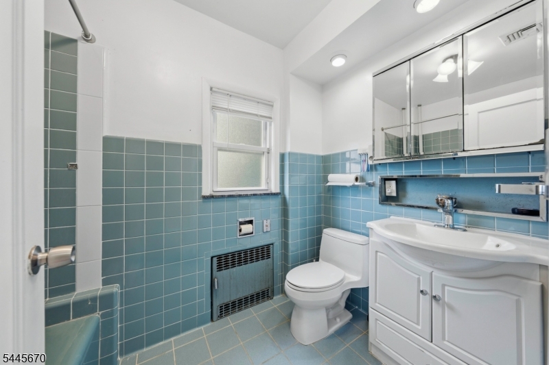 15 Stevens Road Belleville, NJ 07109 - Photo 19 of 37